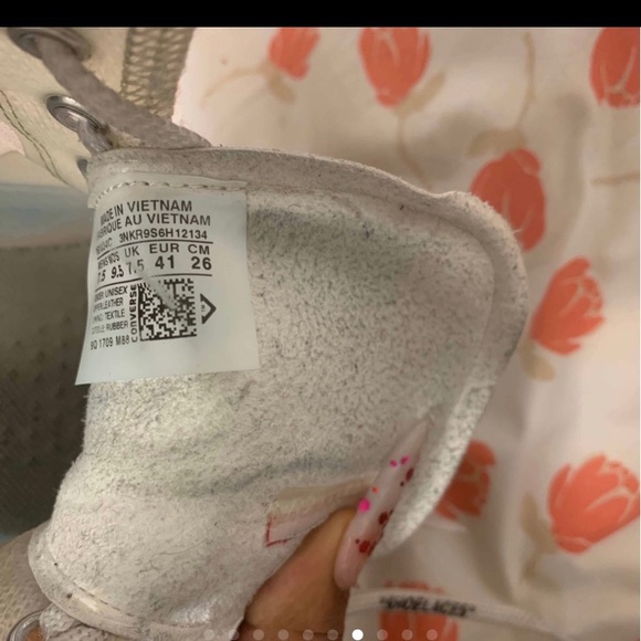 OFF WHITE CONVERSES - Picture 5 of 7